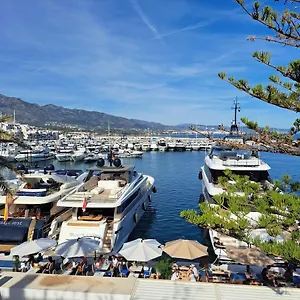  Habitación en casa particular Private In Huge Penthouse 1st Line Puerto Banus, Incredible Views, Jacuzzis España